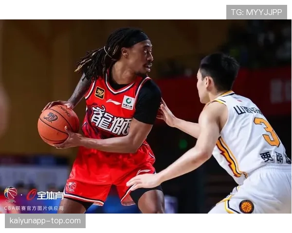 广州足球俱乐部近期整体表现不佳,球队在进攻端的火力有待提升 广州足球俱乐部近期整体表现不佳,球队在进攻端的火力有待提升